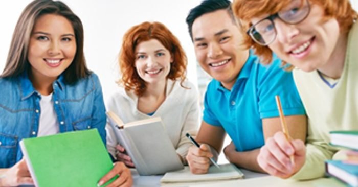 Clubes Americano de segunda a sexta nas áreas de Administração, Informática e Inglês